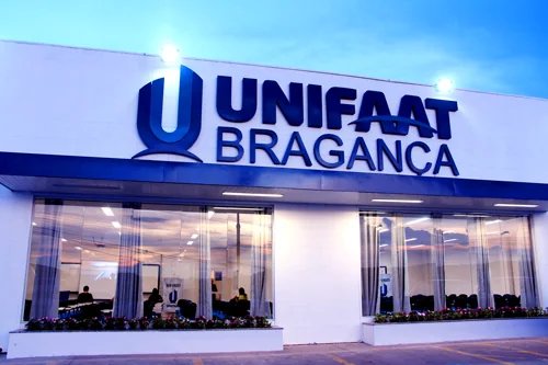 Fachada da UNIFAAT Bragança